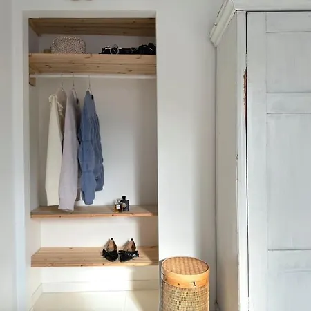 Valoisa Ja Uniikki Koti Kauniilla Karjasillalla Appartement