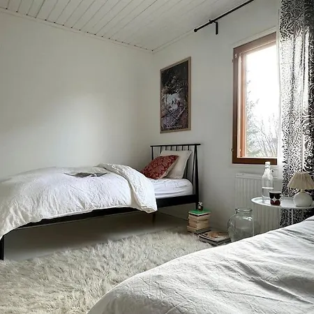 Valoisa Ja Uniikki Koti Kauniilla Karjasillalla Apartment