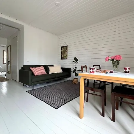 Valoisa Ja Uniikki Koti Kauniilla Karjasillalla Appartement *