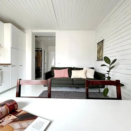 Valoisa Ja Uniikki Koti Kauniilla Karjasillalla Apartment Oulu
