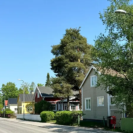 Valoisa Ja Uniikki Koti Kauniilla Karjasillalla Apartment Oulu